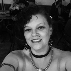 Meet your Posher, Denae